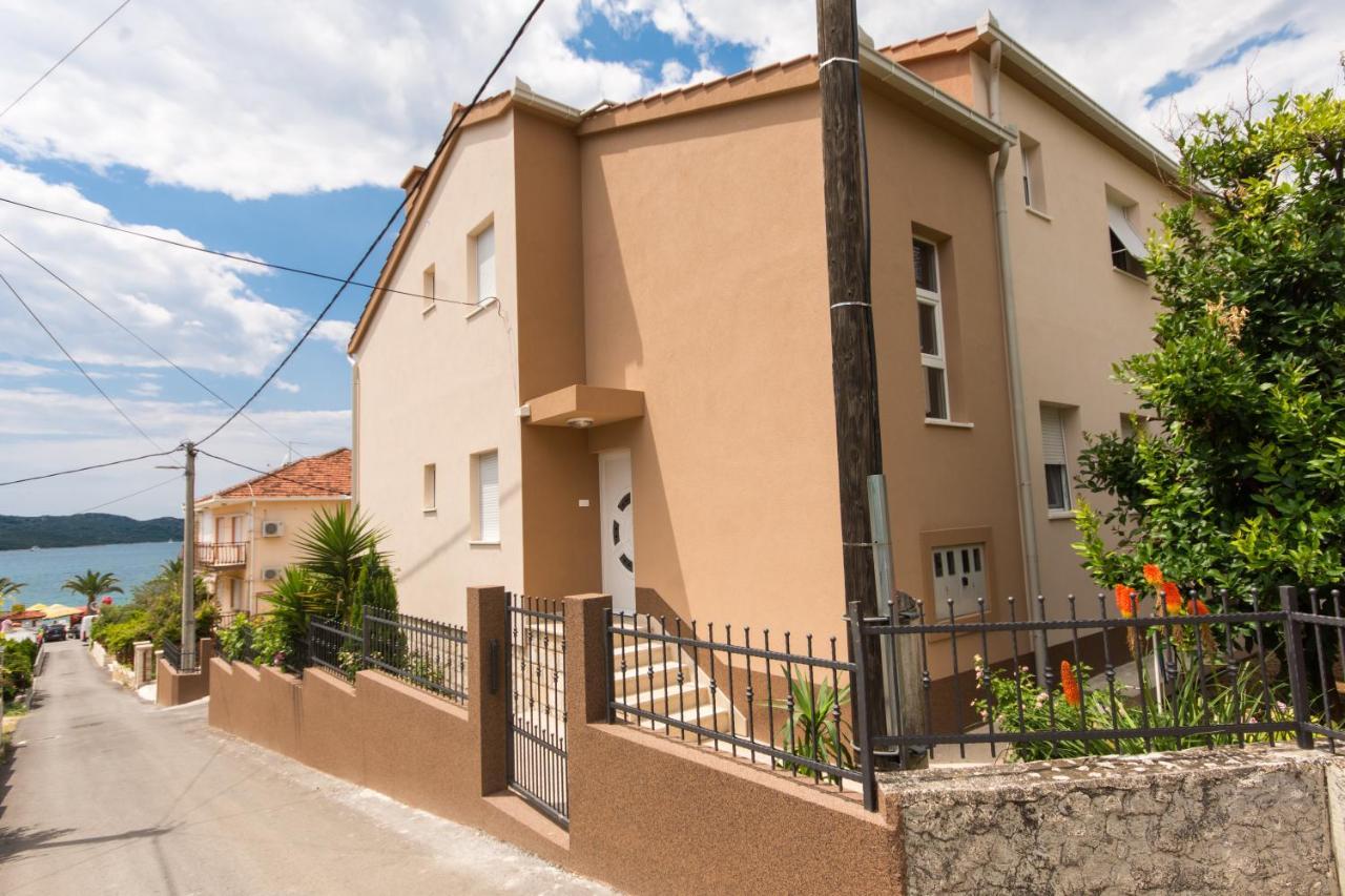 Apartments Ploka Okrug Gornji Exteriér fotografie