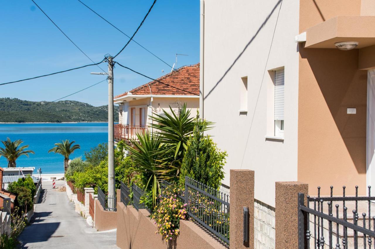 Apartments Ploka Okrug Gornji Exteriér fotografie