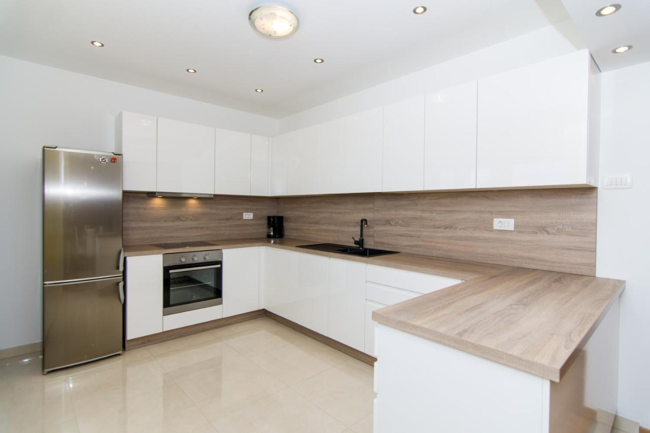 Apartments Ploka Okrug Gornji Exteriér fotografie